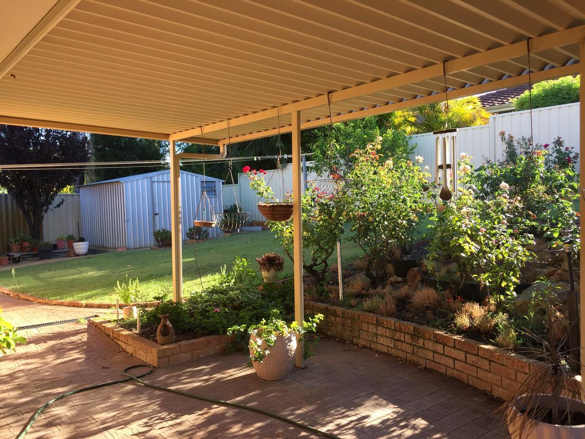 Murdoch Station Bed & Breakfast Perth Exterior photo